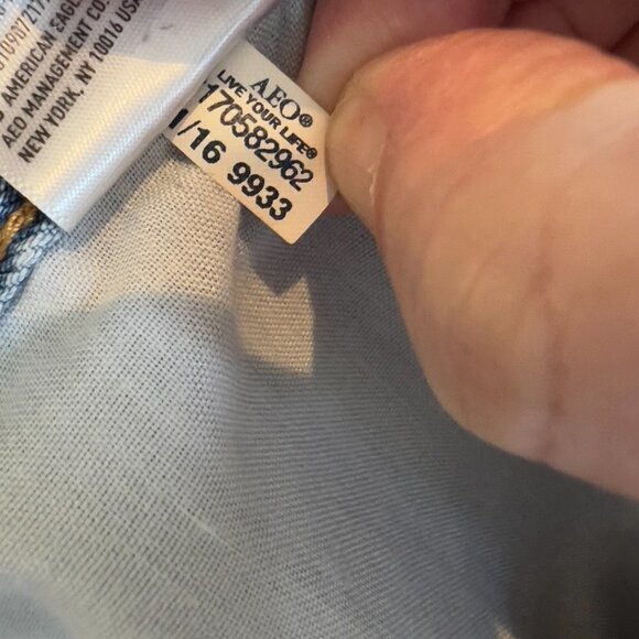 American Eagle Outfitters Shorts SZ 6 Vintage High Rise Distressed Cut Off Vacay - Picture 15 of 15